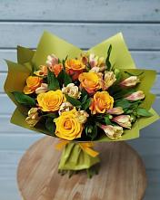 Букет цветов из:  Альстромерии и Розы в Онохой