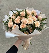 Букет Кремовые розы Латте в Онохой