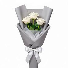 Букет 3 белые розы в Онохой