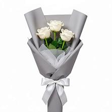 Букет 3 белые розы в Онохой