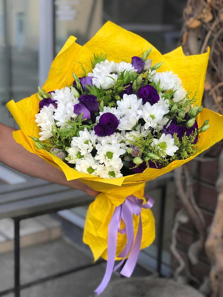 Букет цветов из: Ирисы, Хризантемы и Ромашки в Онохой