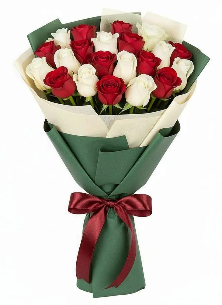 Букет Микс из красных и белых роз в Онохой