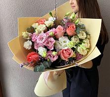 Букет цветов из:  Розы, Лизиантусы и Гвоздики #REPLACE_PRED# Онохой