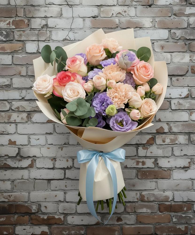 Букет цветов из: Розы, Лизиантусы и Гвоздики в Онохой