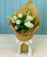 Букет цветов из:  Хризантемы и Лизиантусы в Онохой