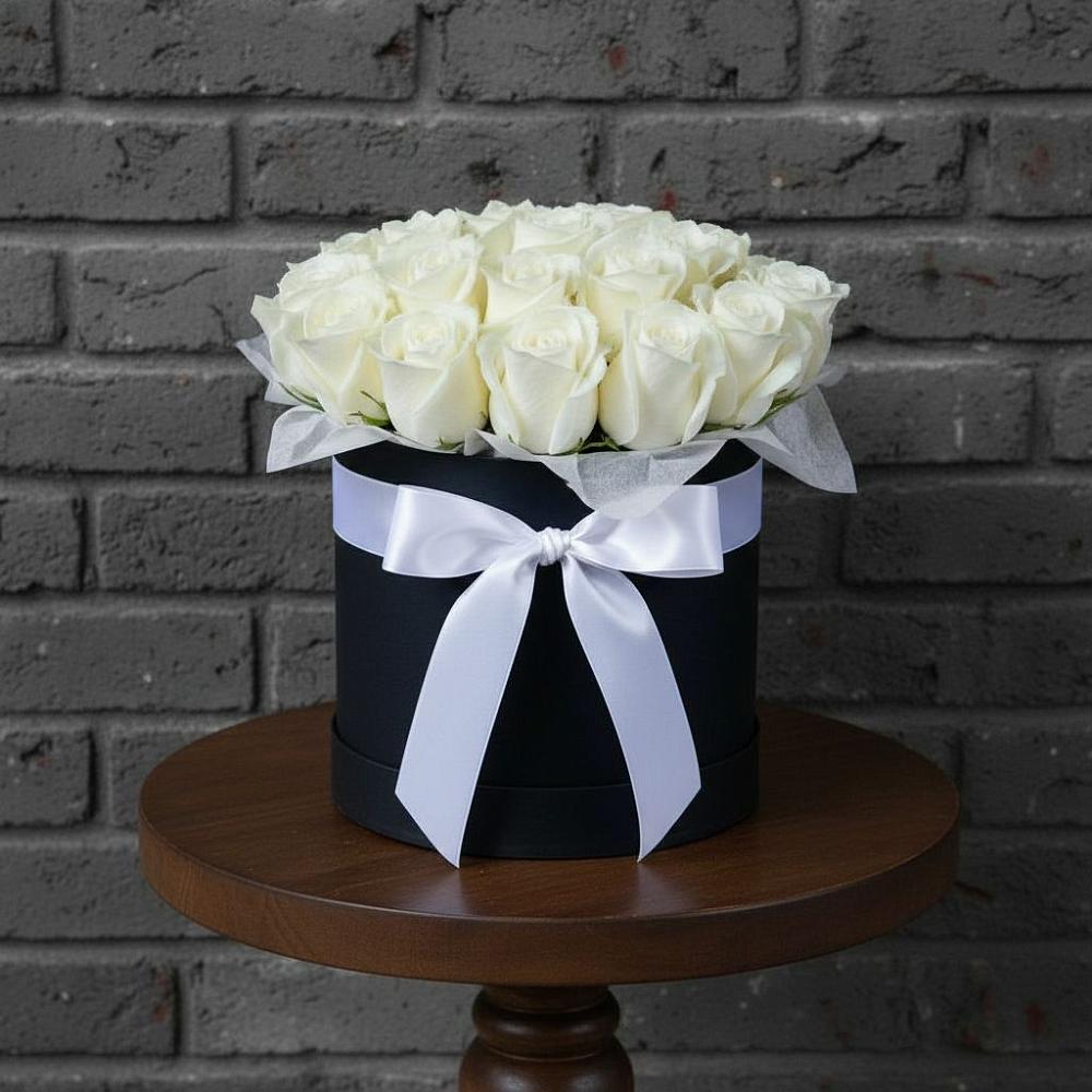 Цветочная композиция из Розы в шляпной коробке в Онохой