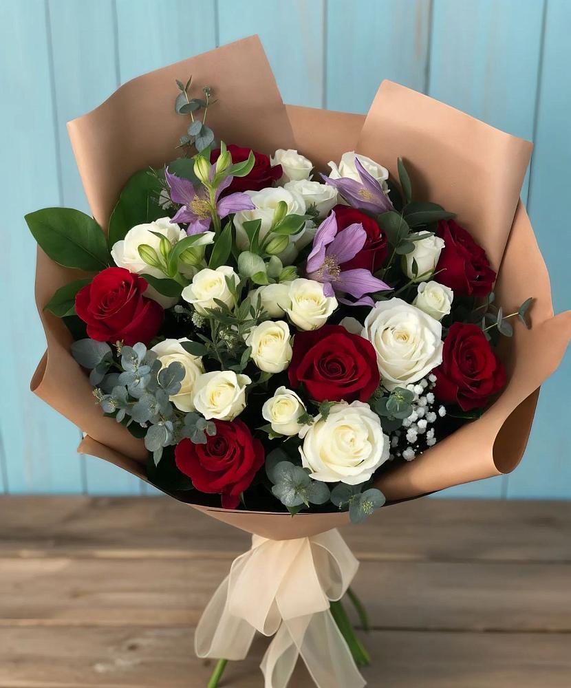 Букет цветов из: Розы и Альстромерии в Онохой