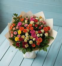 Букет Микс из разноцветных кустовых роз в Онохой