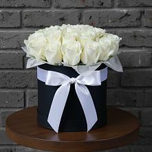 Цветочная композиция из Розы в шляпной коробке в Онохой