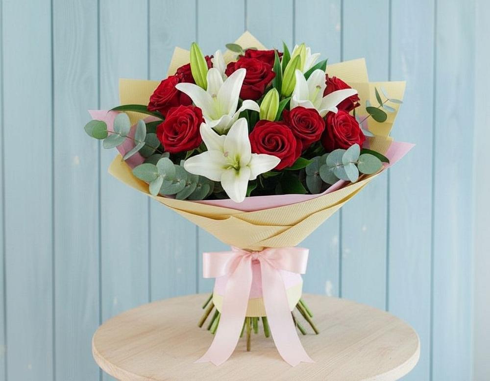 Букет цветов из: Лилии и Розы в Онохой